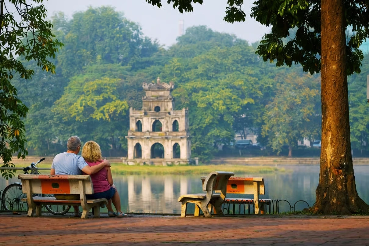 Day Tour | Hanoi Sunrise & Local Life Jeep Tour